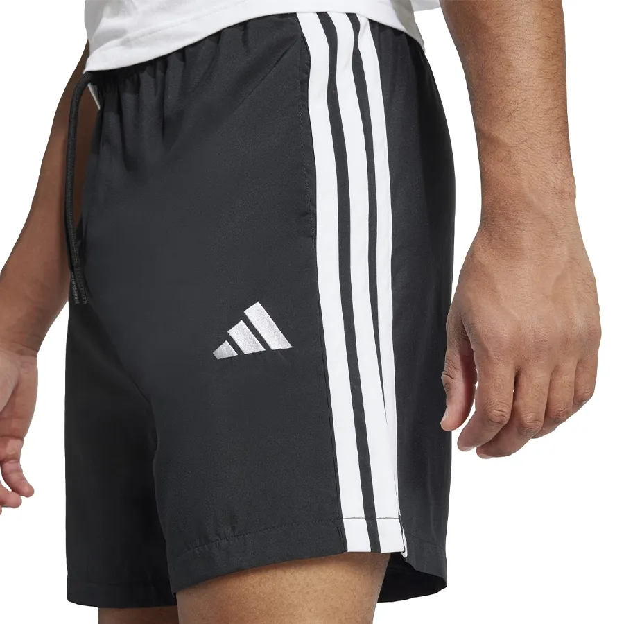 Imagen 4 de 5 de Shorts adidas 3 Stripes Chelsea-NEGRO/BLANCO