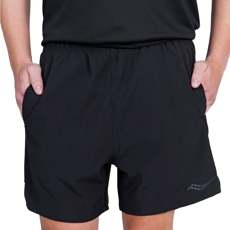 Imagen 1 de 4 de Shorts Saucony Outpace 5"-NEGRO
