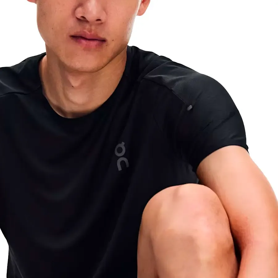 Imagen 2 de 5 de Remera On Performance-T-NEGRO