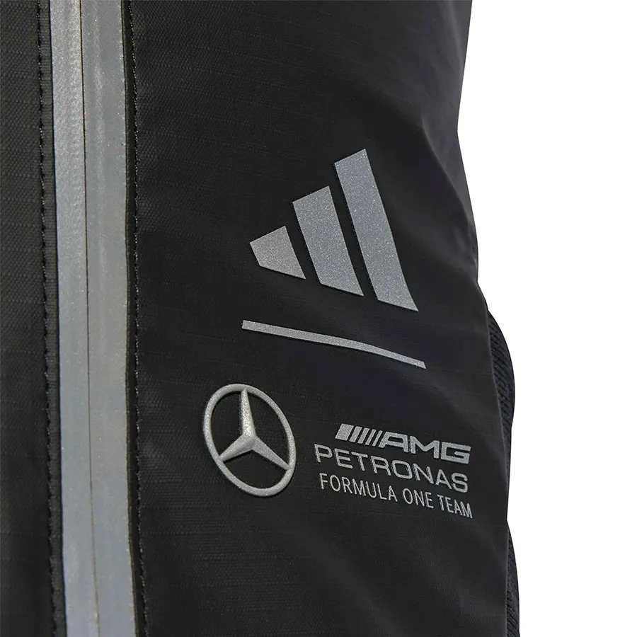 Imagen 2 de 4 de Mochila adidas Adaptive Packing System Mercedes - AMG PETRONAS F1 Team-NEGRO