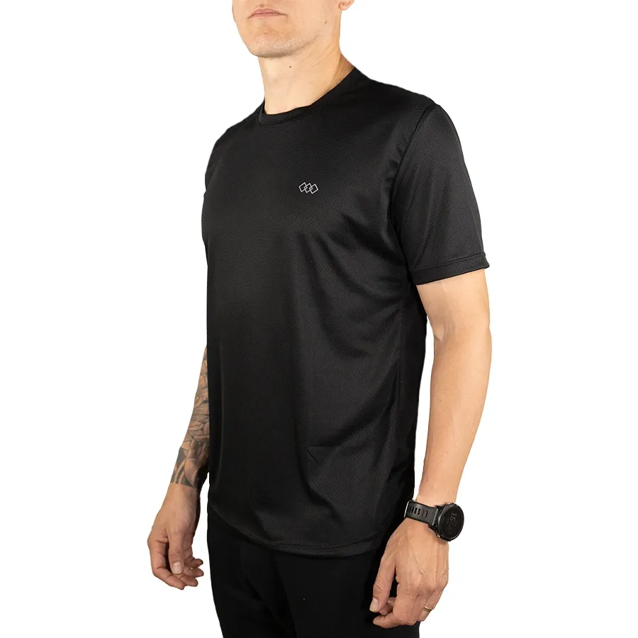 Imagen 1 de 4 de Remera Kamp Ultrarun-NEGRO