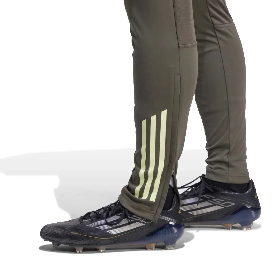 Imagen 4 de 5 de Pantalón adidas Entrenamiento De Competición Real Madrid Tiro 25-OLIVA