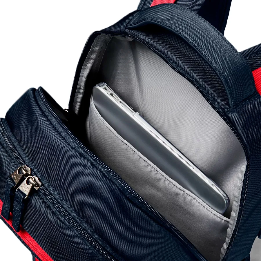 Imagen 4 de 6 de Mochila Under Armour Hustle 5.0-MARINO/ROJO/BLANCO