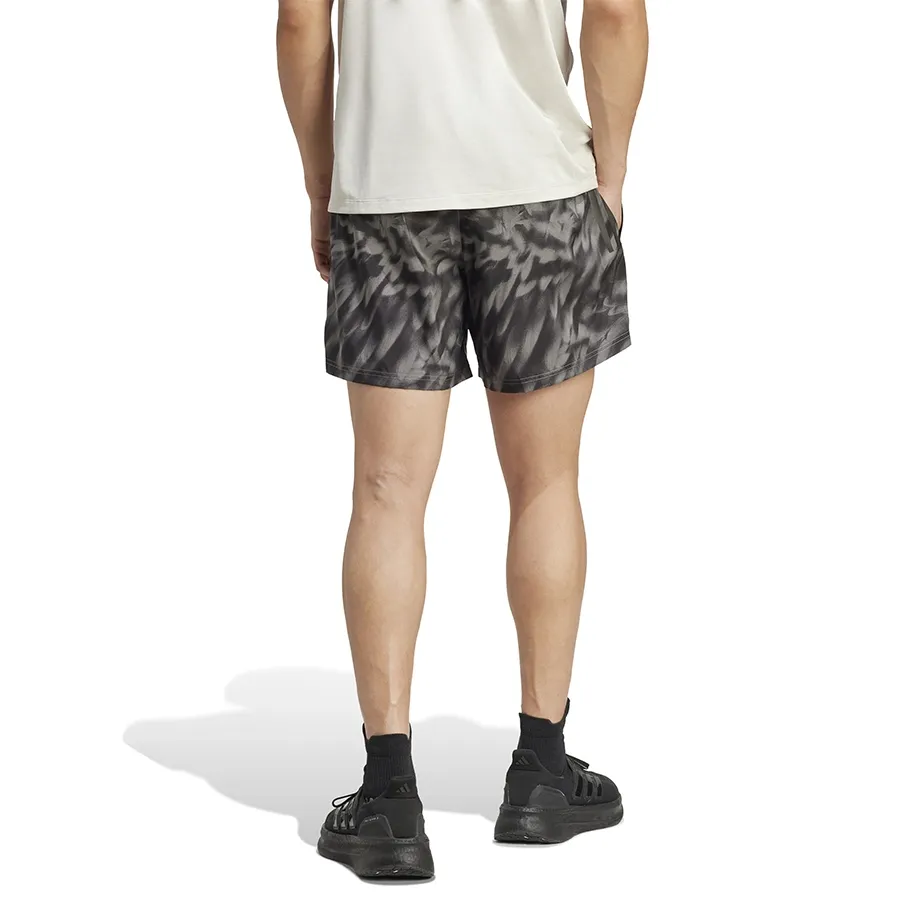Imagen 1 de 5 de Shorts adidas Integral Own The Run-GRIS/NEGRO