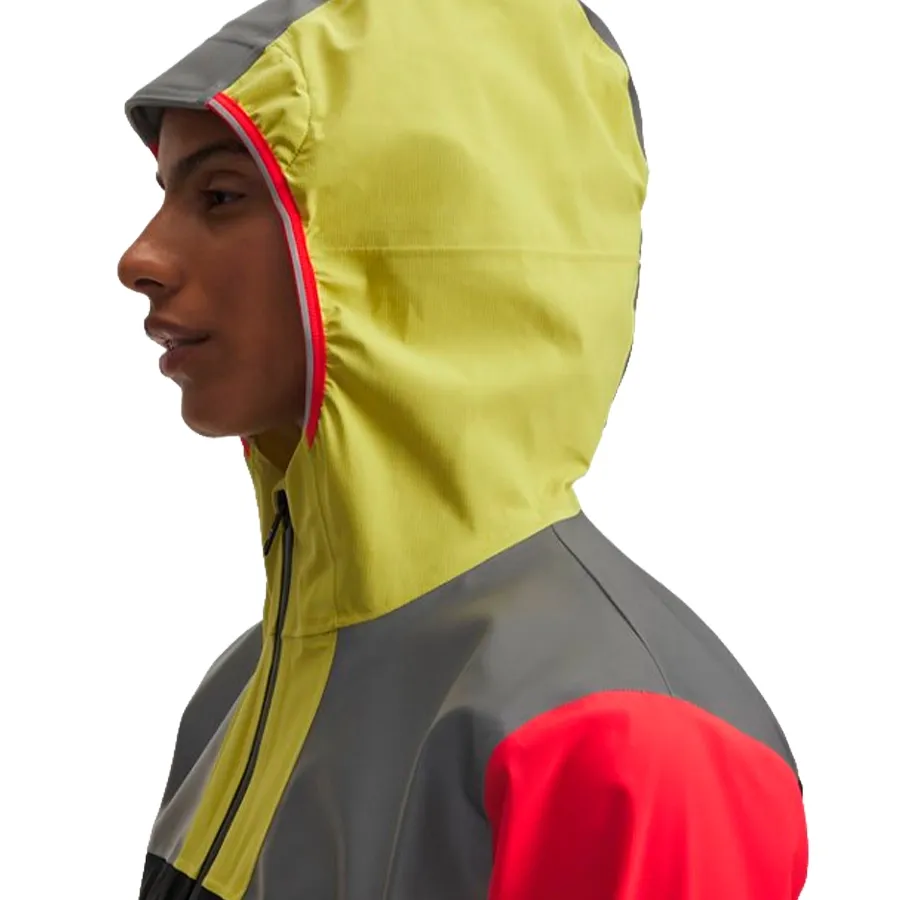 Imagen 2 de 4 de Campera Under Armour Halo Run-GRIS/NEGRO/ROJO