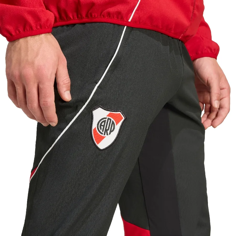 Imagen 3 de 5 de Pantalón adidas de Presentación de River Plate Tiro 25-NEGRO/ROJO