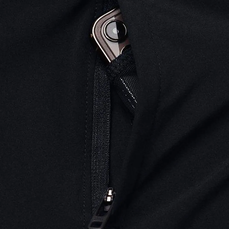 Imagen 4 de 5 de Campera Under Armour Outrun The Storm-NEGRO