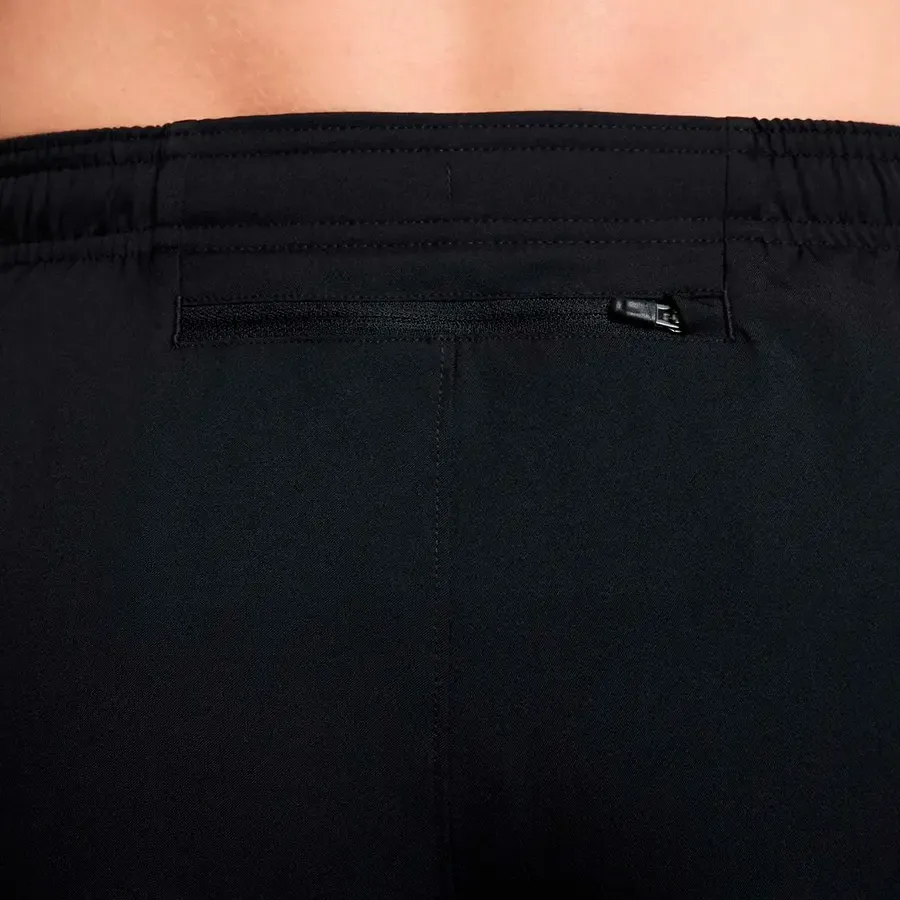 Imagen 5 de 11 de Pantalón Nike Challenger FlashT-NEGRO