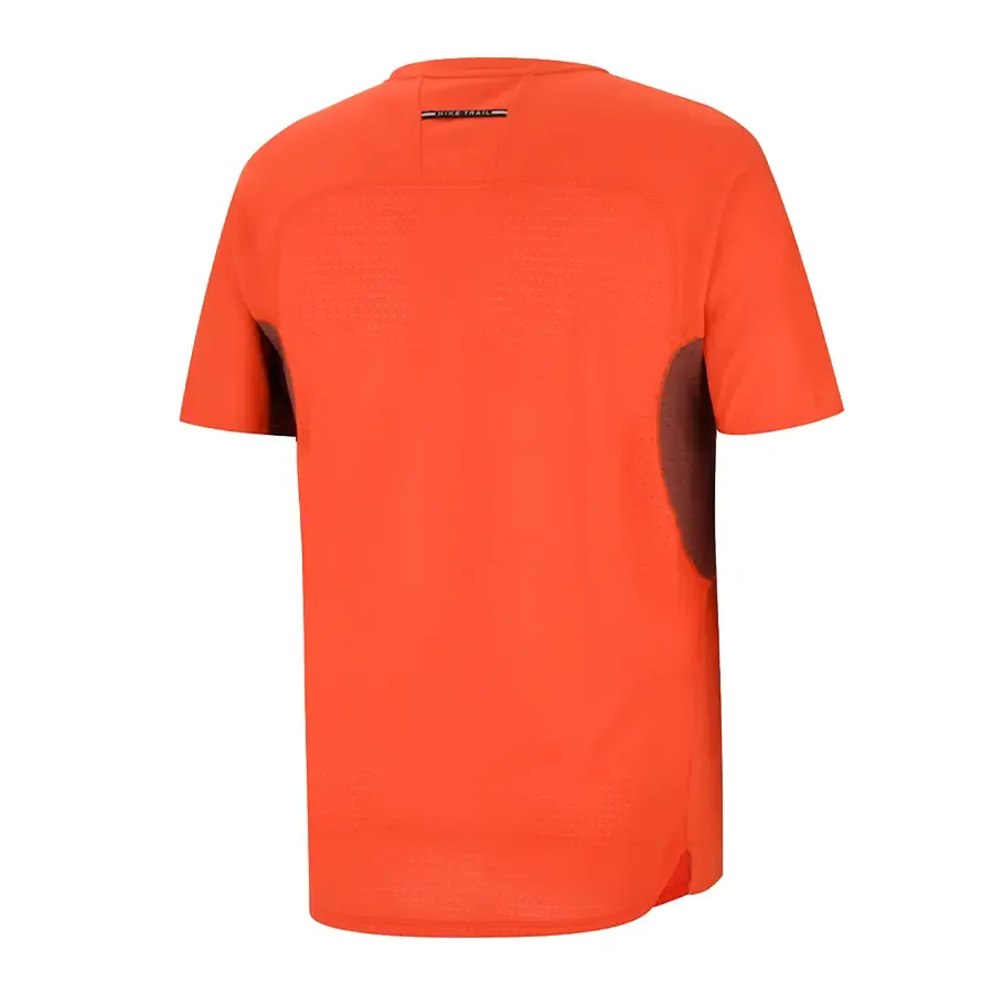 Imagen 1 de 4 de Remera Nike Solar Chase-NARANJA FLUOR