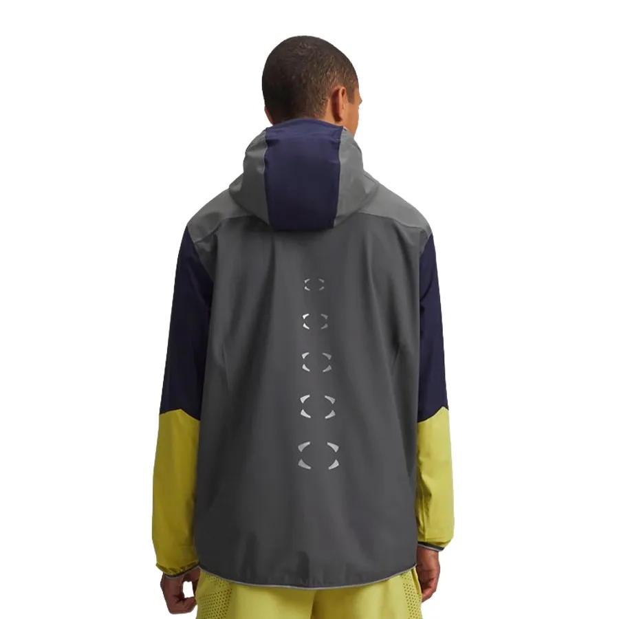 Imagen 1 de 3 de Campera Under Armour Halo Run-GRIS/LIMA/MARINO