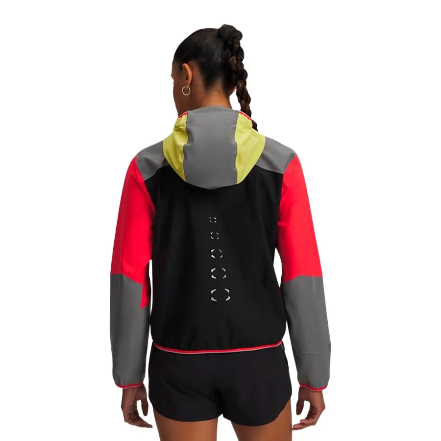 Imagen 1 de 4 de Campera Under Armour Halo Run-GRIS/NEGRO/ROJO