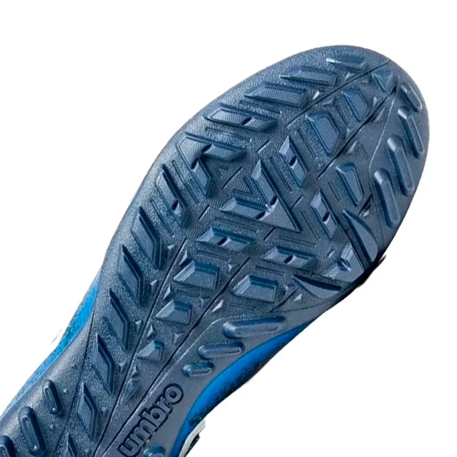 Imagen 4 de 5 de Botines Umbro Cosmic-AZUL/NEGRO/BLANCO