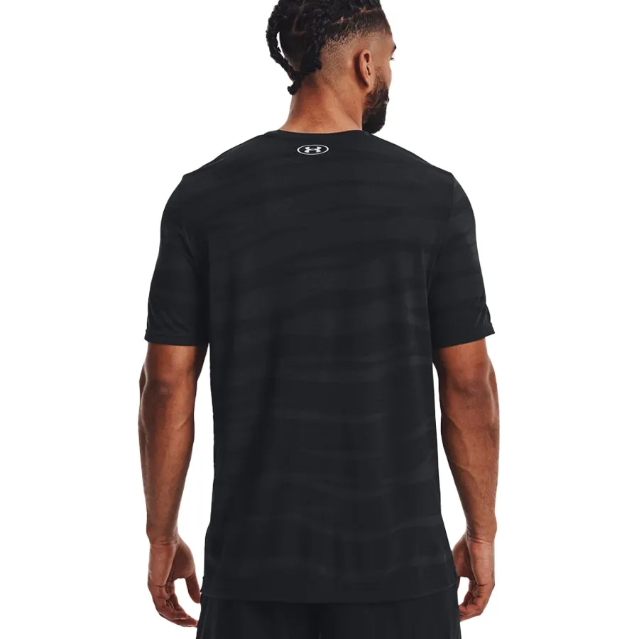 Imagen 3 de 5 de Remera Under Armour Seamless Wave-NEGRO