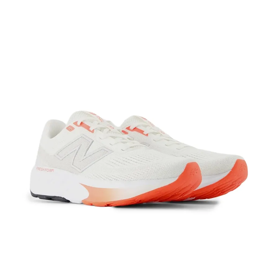 Imagen 1 de 5 de Zapatillas New Balance Fresh Foam 520 v9-GRIS/CHOCOLATE/CORAL FLUO