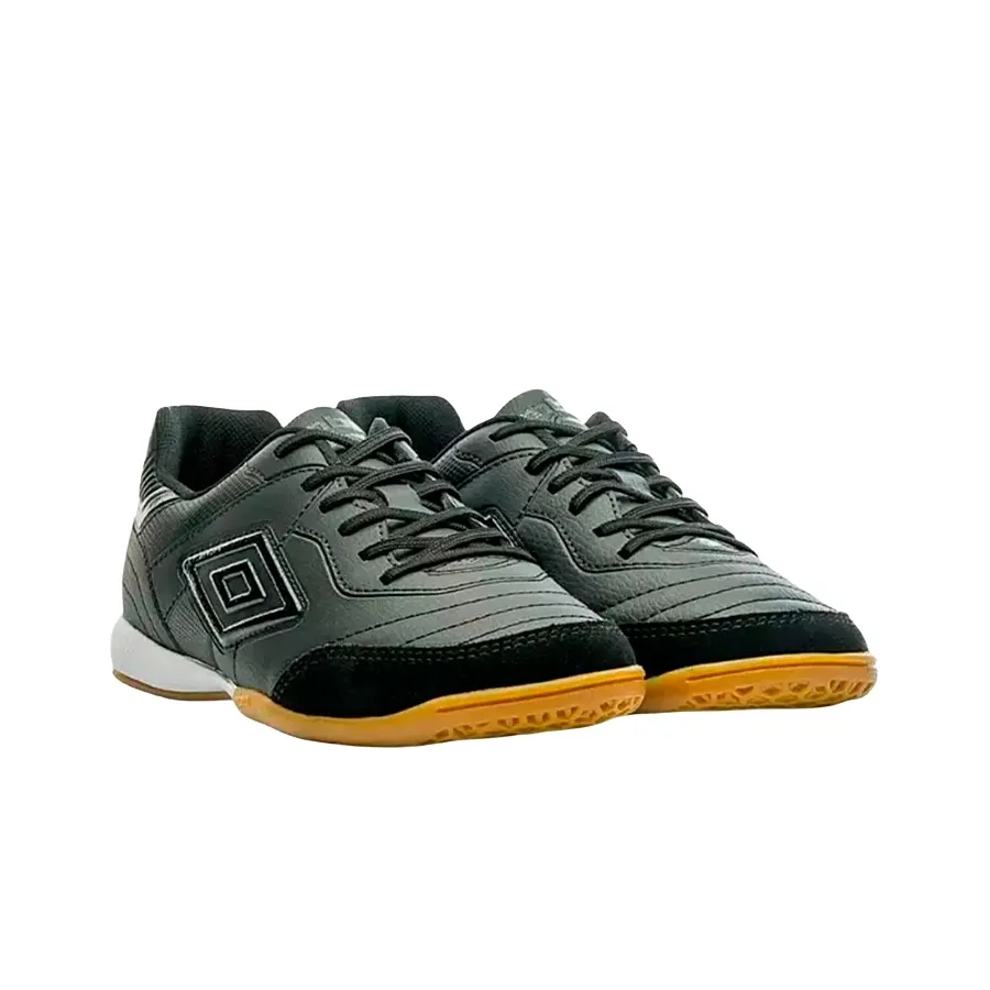 Imagen 1 de 4 de Botines Umbro Speciali Classic In-NEGRO