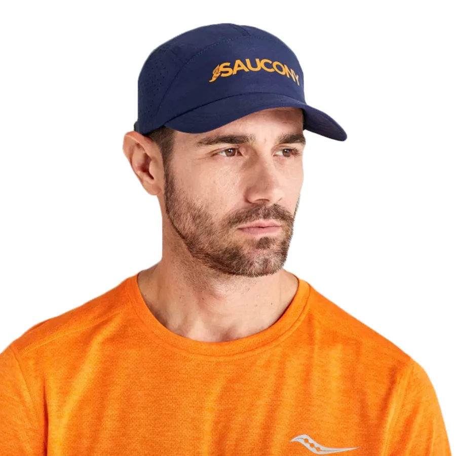 Imagen 0 de 3 de Gorra Saucony Outpace-MARINO