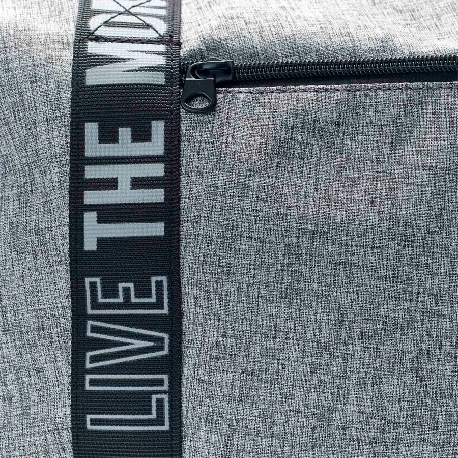 Imagen 2 de 3 de Bolso Atomik Maxi-GRIS/NEGRO