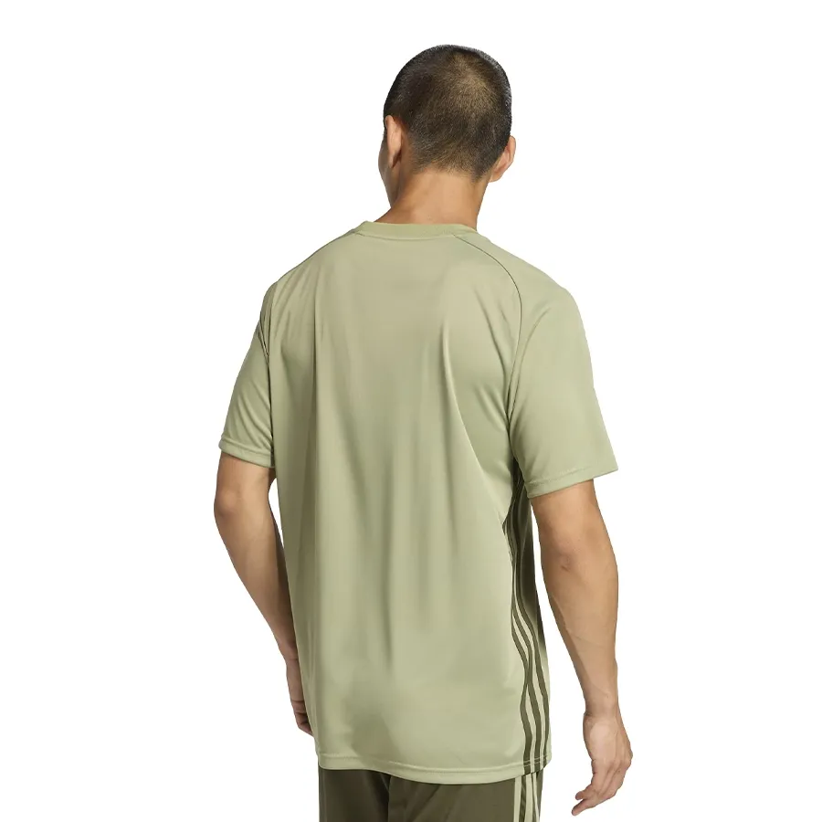 Imagen 1 de 6 de Remera adidas Essentials Tiro 25-VERDE SECO/OLIVA