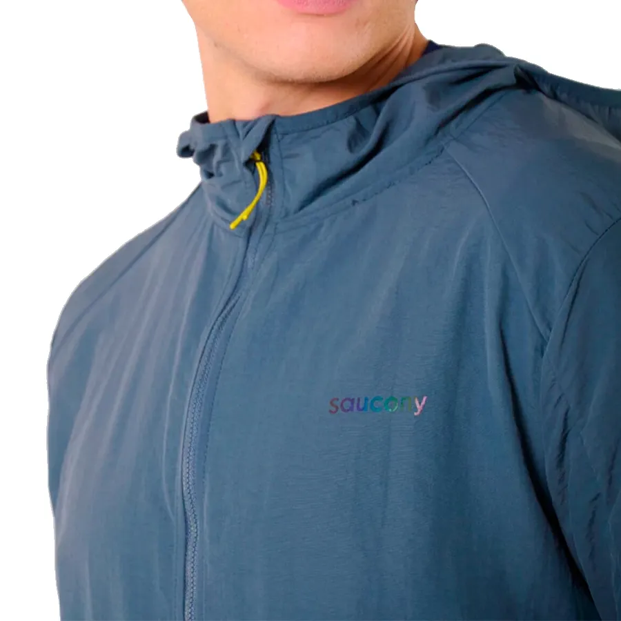 Imagen 2 de 5 de Campera Saucony Metro Windbreaker-GRIS PLOMO
