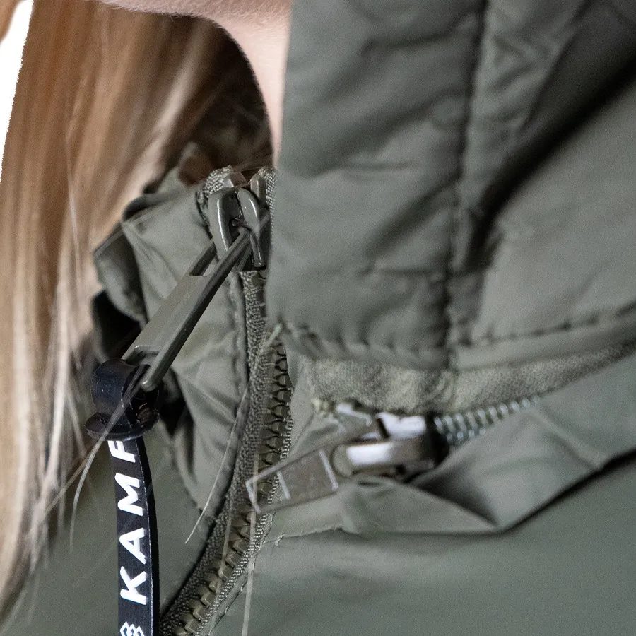 Imagen 4 de 6 de Campera Kamp Short Jacket Padding 25-VERDE MILITAR