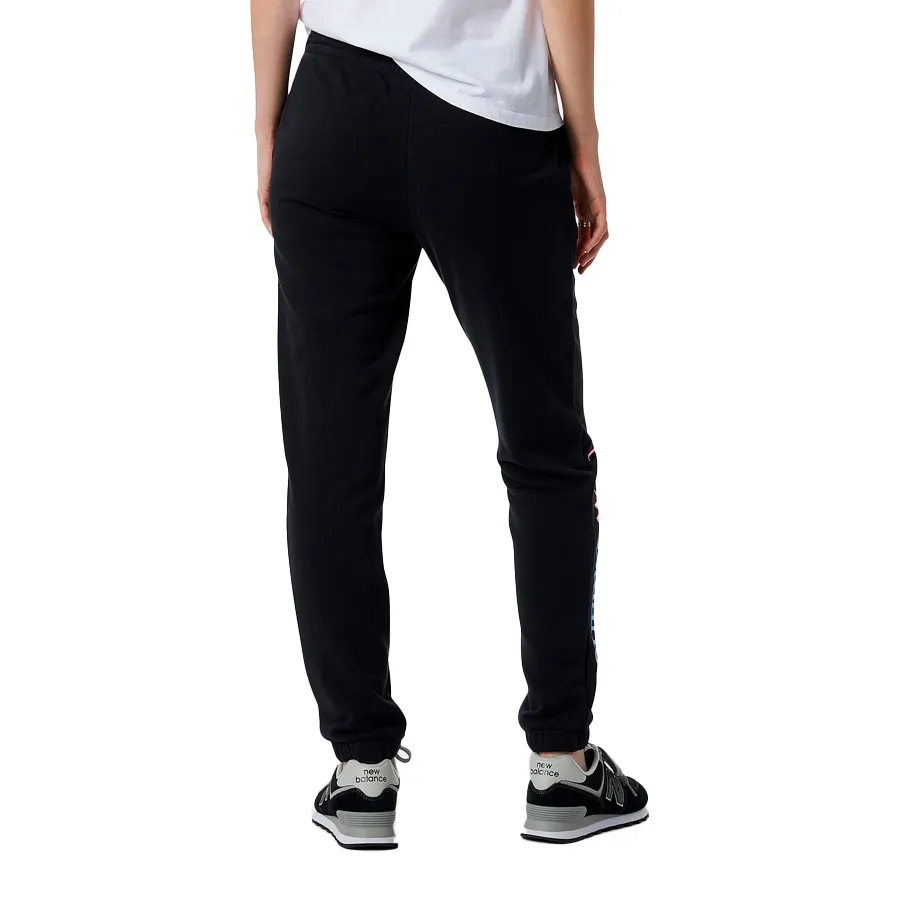 Imagen 2 de 3 de Pantalón New Balance Essentials Celebrate Fleece-NEGRO