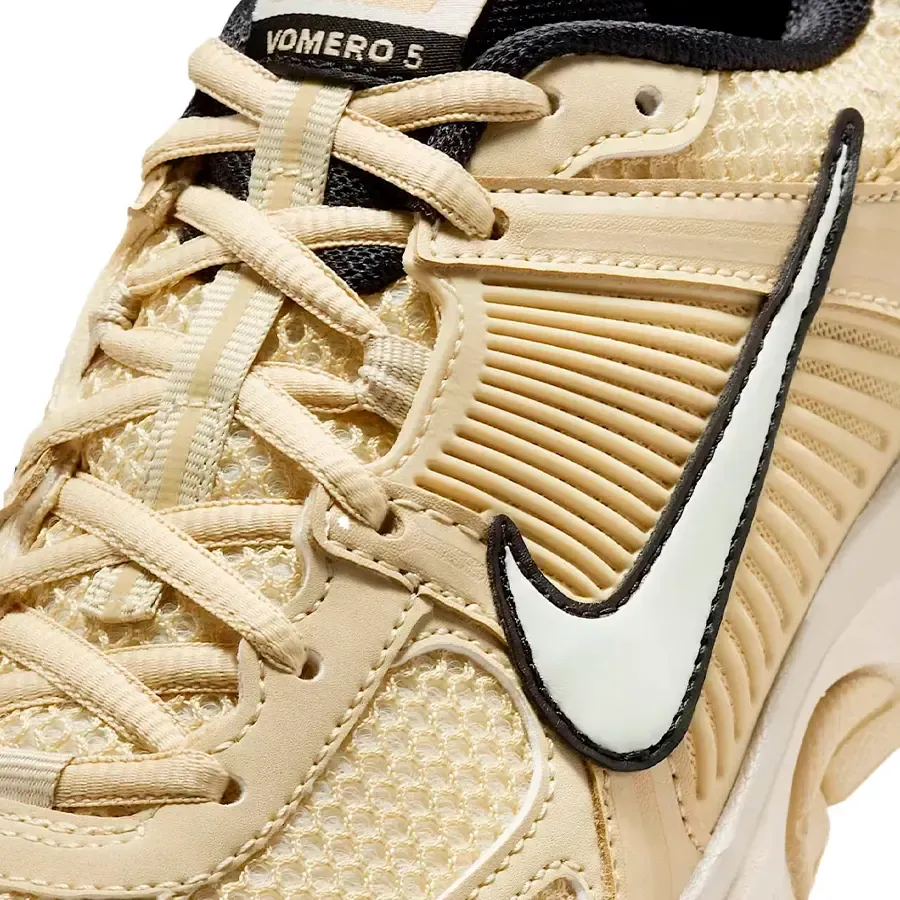 Imagen 6 de 8 de Zapatillas Nike Zoom Vomero 5-BEIGE