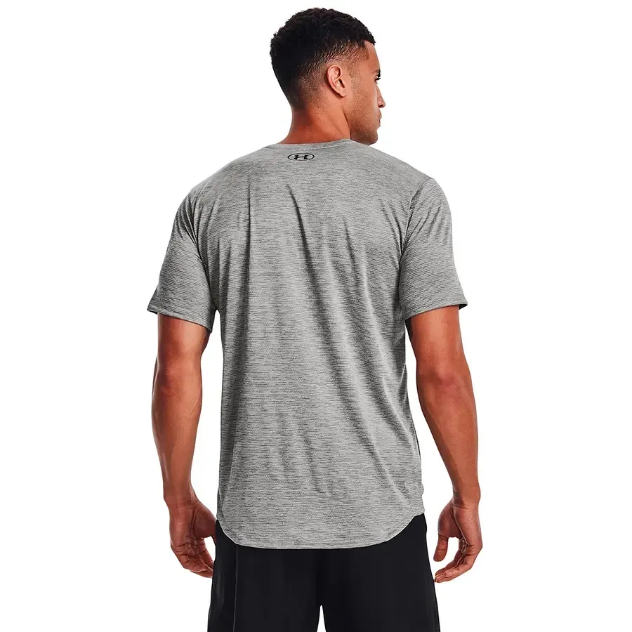 Imagen 2 de 4 de Remera Under Armour Training Vent 2.0 para Hombre-GRIS