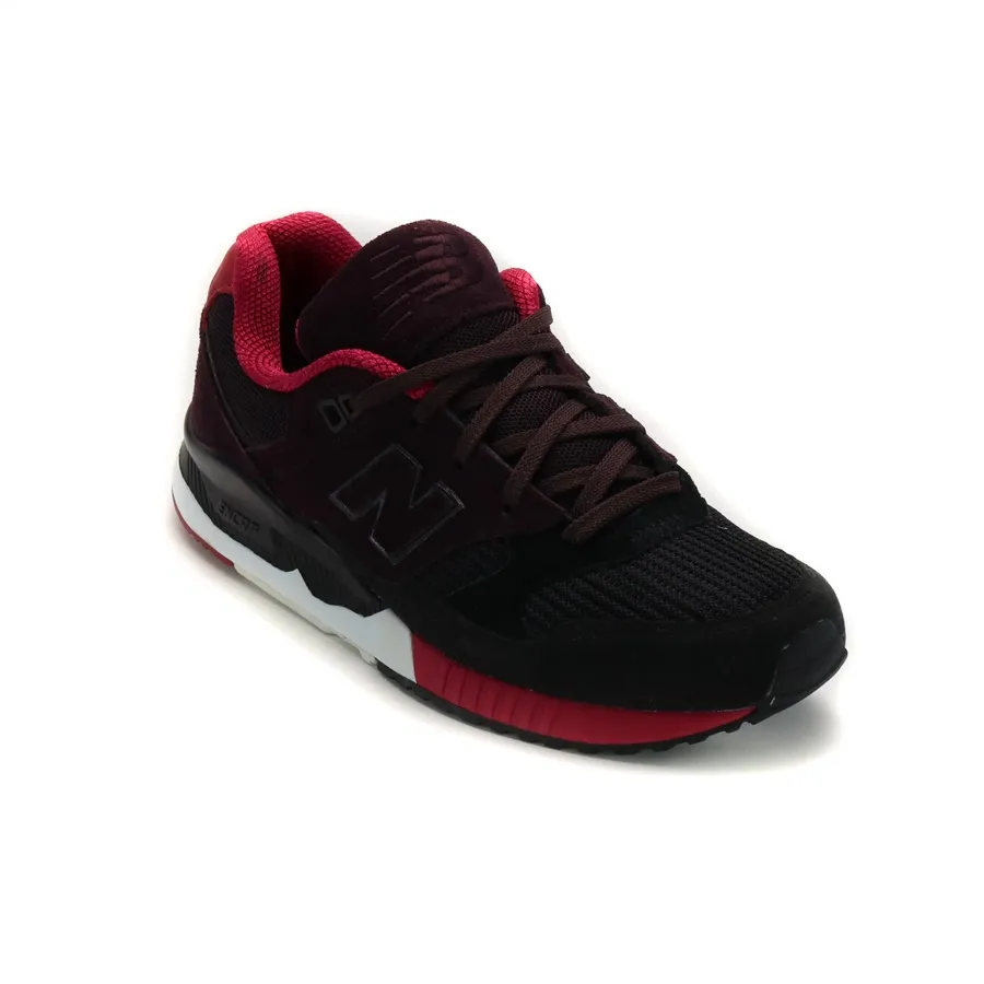 Imagen 0 de 3 de Zapatillas New Balance 530-NEGRO/BORDO