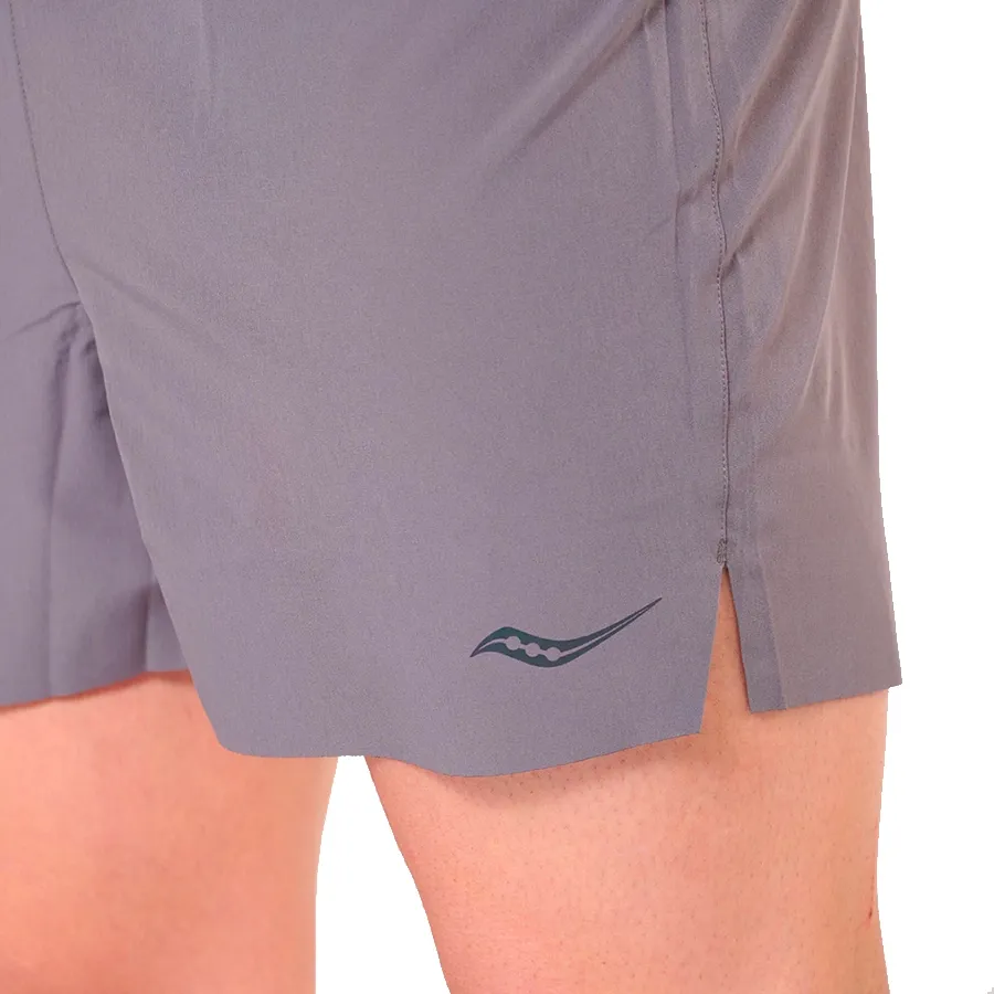 Imagen 2 de 4 de Shorts Saucony Kinvara 5"-GRIS