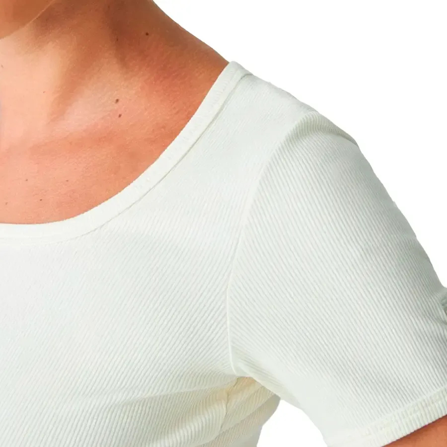 Imagen 2 de 3 de Remera Fila Slim Rib-CRUDO