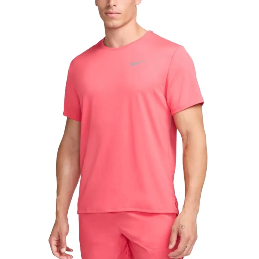 Imagen 0 de 4 de Remera Nike Dri-Fit Uv Miler-ROSA FLUOR