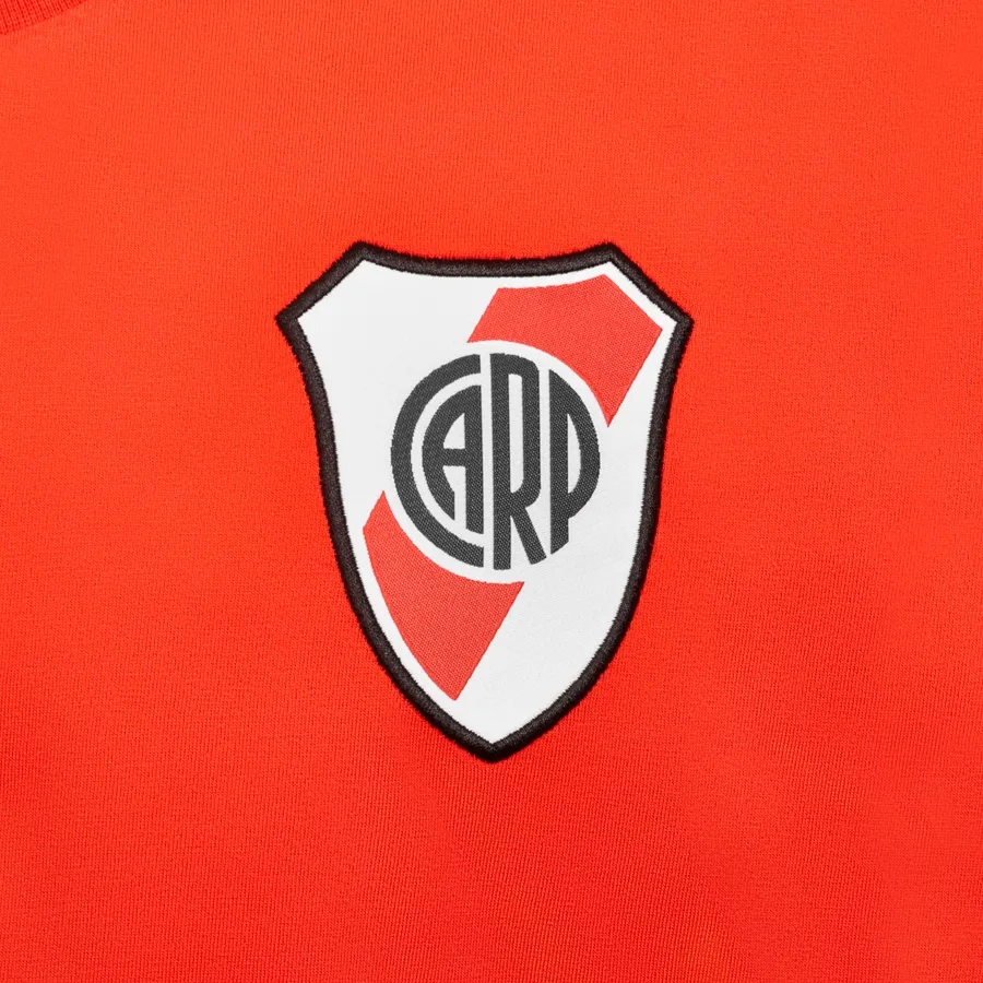 Imagen 2 de 3 de Remera adidas Dna River Plate-ROJO