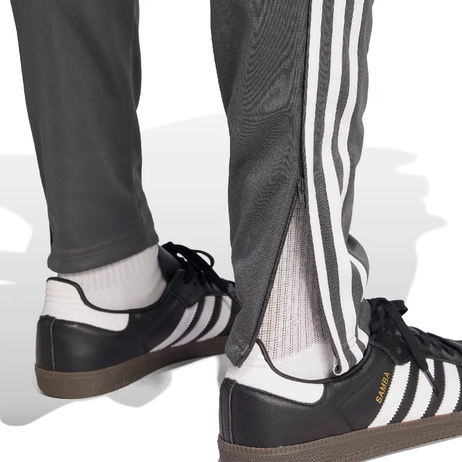 Imagen 3 de 4 de Pantalón adidas Tiro 25 Essentials-GRIS
