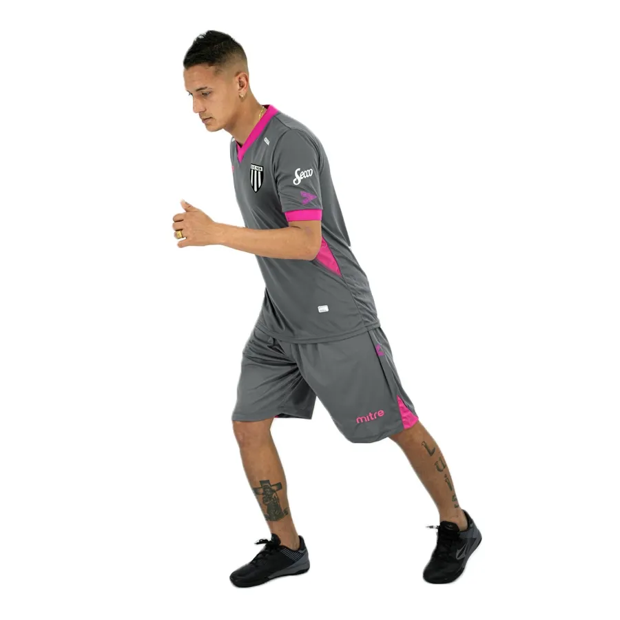 Imagen 3 de 9 de Camiseta Mitre Alternativa Gimnasia y Esgrima-GRIS/FUCSIA