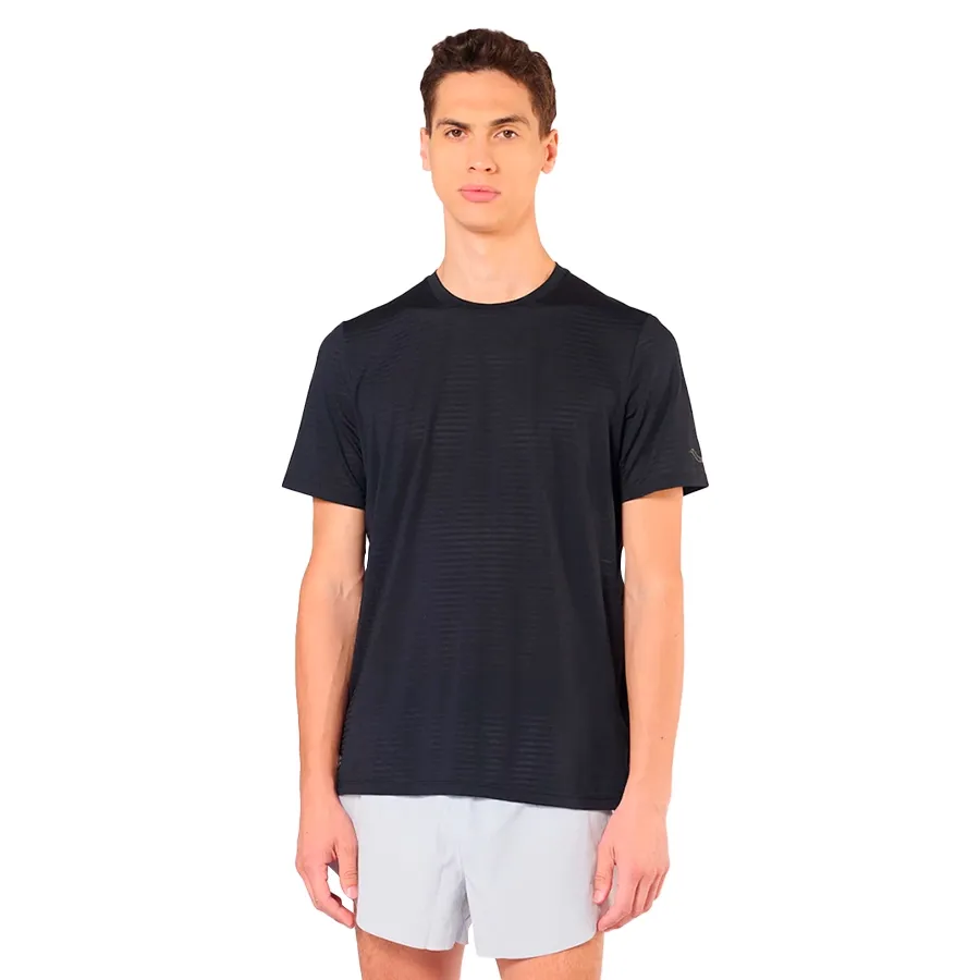 Imagen 0 de 4 de Remera Saucony Kinvara-NEGRO