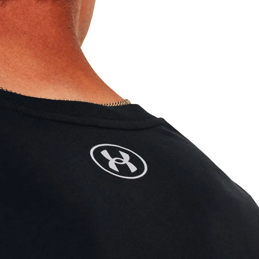 Imagen 5 de 6 de Remera Under Armour Collegiate Crest-NEGRO/BLANCO