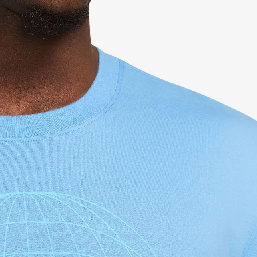 Imagen 2 de 4 de Remera Nike Wc2 Tee-CELESTE/AZUL