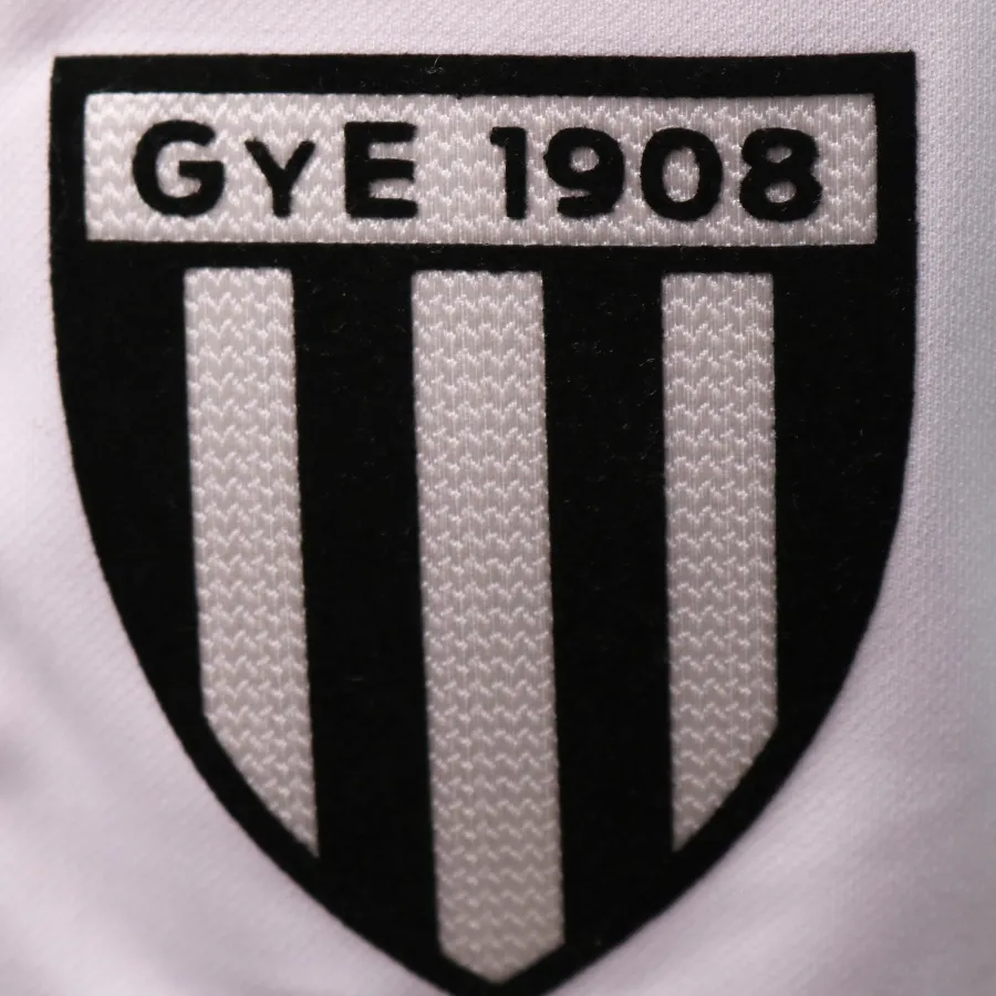 Imagen 3 de 4 de Shorts Mitre Alternativo Gimnasia y Esgrima Junior-BLANCO/NEGRO