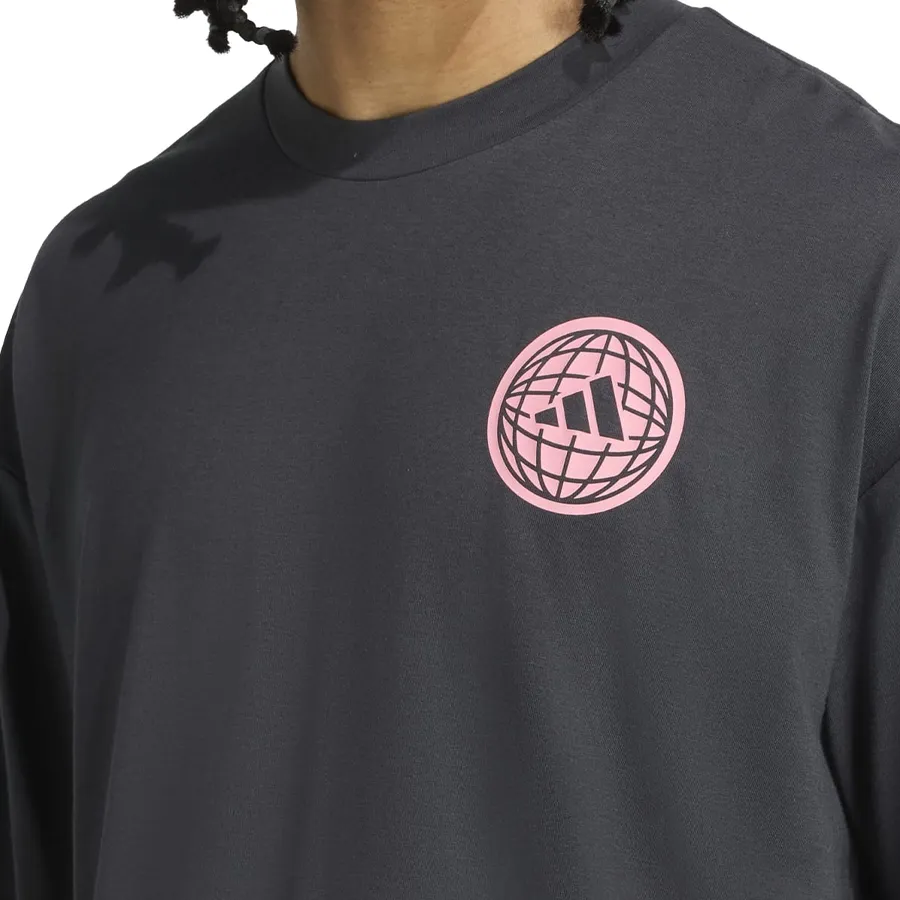 Imagen 3 de 5 de Remera adidas Power estampada Gfx Tee Glob Q3-GRAFITO