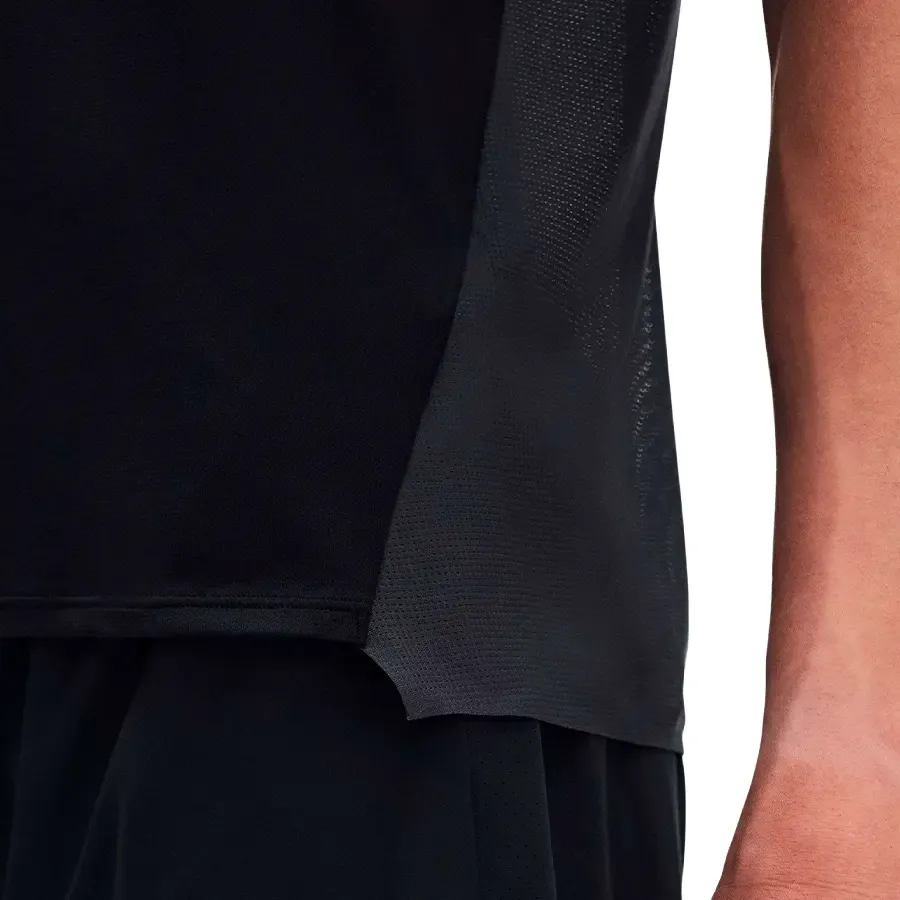 Imagen 3 de 5 de Remera On Performance-T-NEGRO