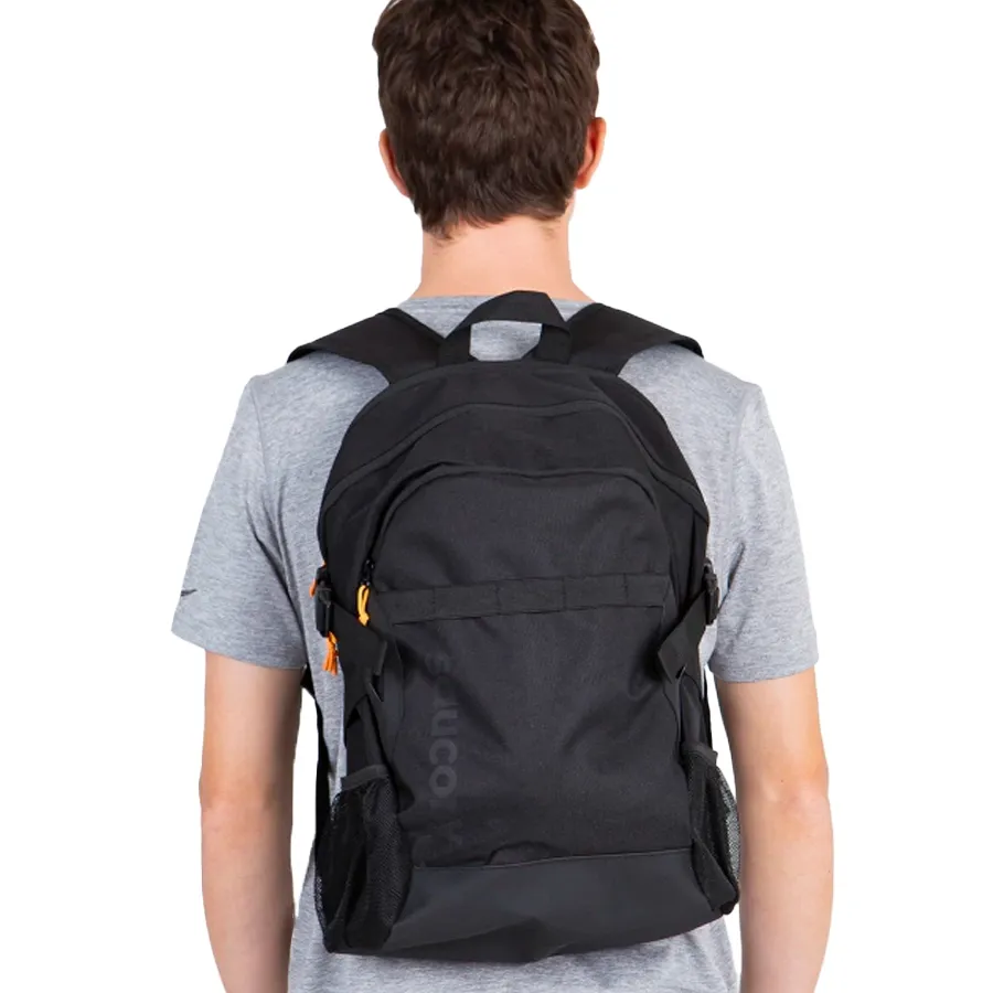 Imagen 0 de 6 de Mochila Saucony Overhaul Zip-NEGRO
