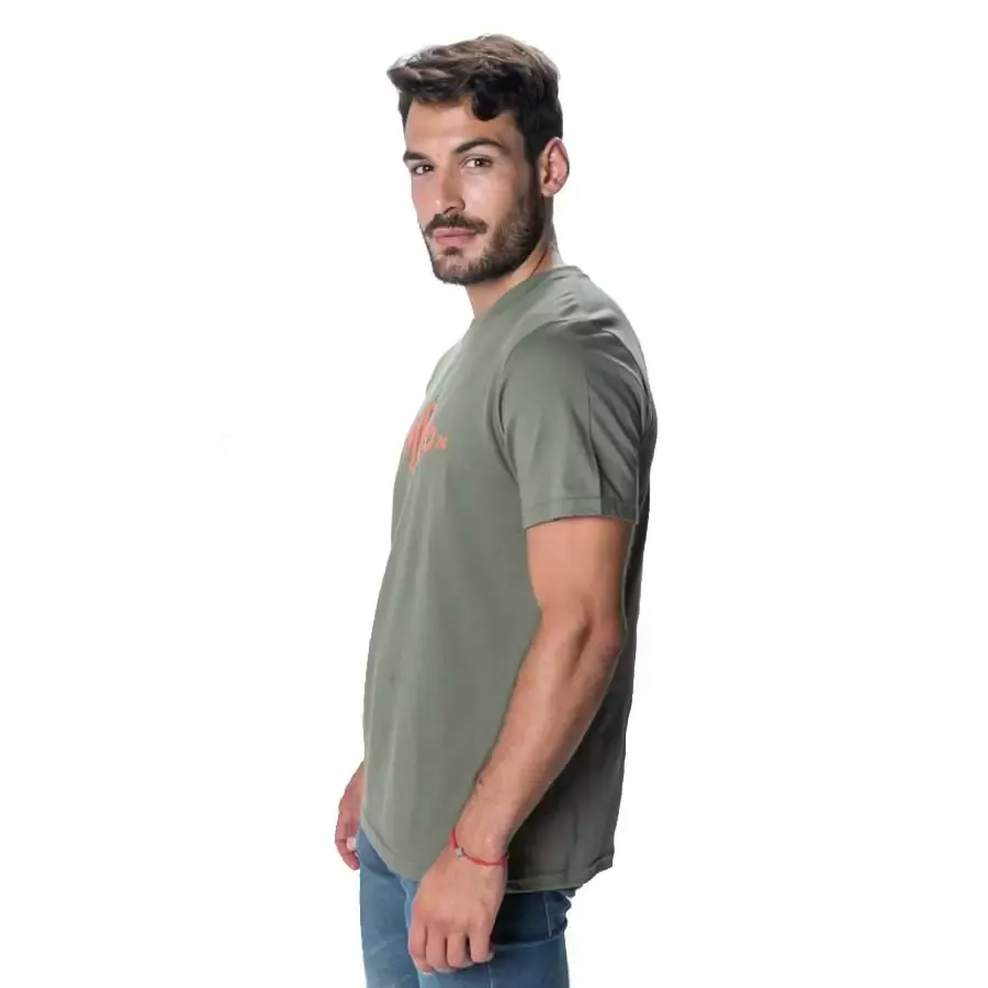 Imagen 0 de 2 de Remera Umbro Estampa 1924 Hombre-VERDE
