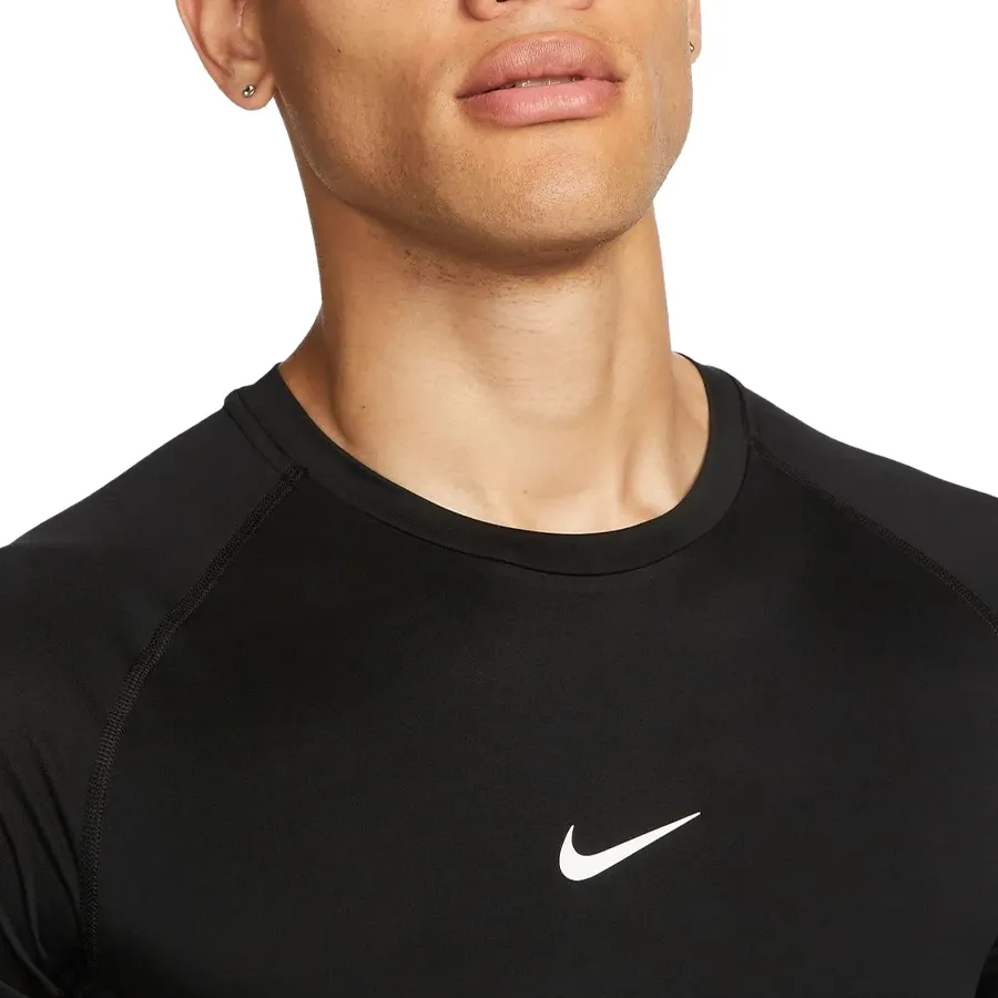 Imagen 2 de 4 de Remera Nike Pro-NEGRO