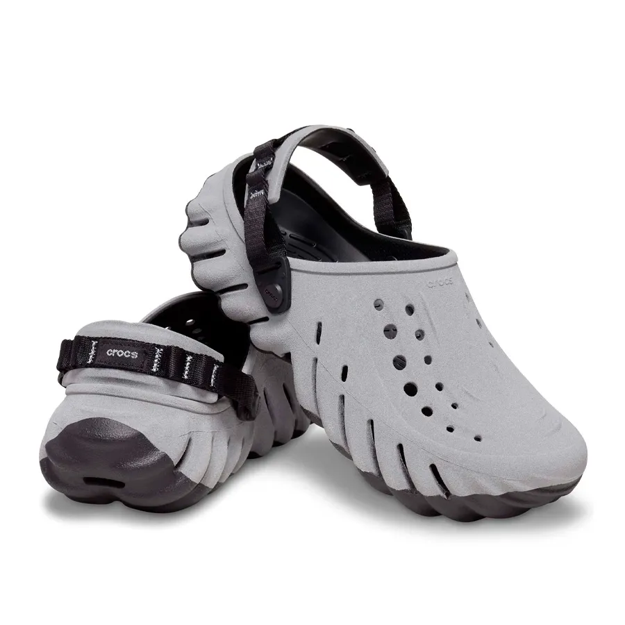Imagen 2 de 5 de Sandalias Crocs Echo Reflective Clog-PLATA- NEGRO
