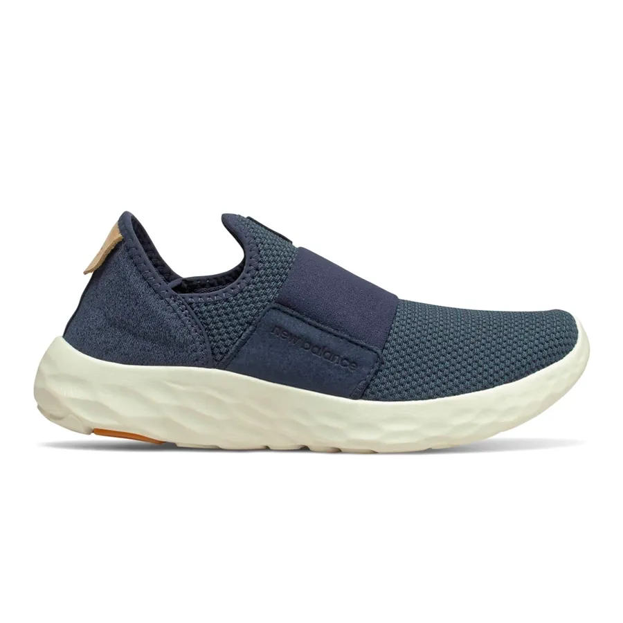 Imagen 0 de 5 de Zapatillas New Balance Fresh Foam Slip-On V2-MARINO/BLANCO