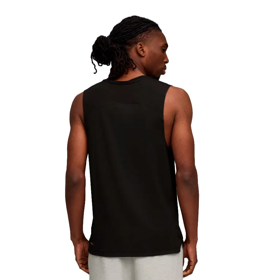 Imagen 1 de 4 de Musculosa Under Armour Cloudspun-NEGRO