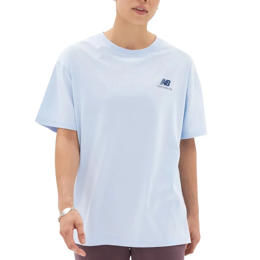 Imagen 0 de 4 de Remera New Balance Essentials-CELESTE