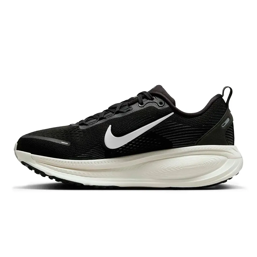 Imagen 2 de 8 de Zapatillas Nike Vomero 18-NEGRO
