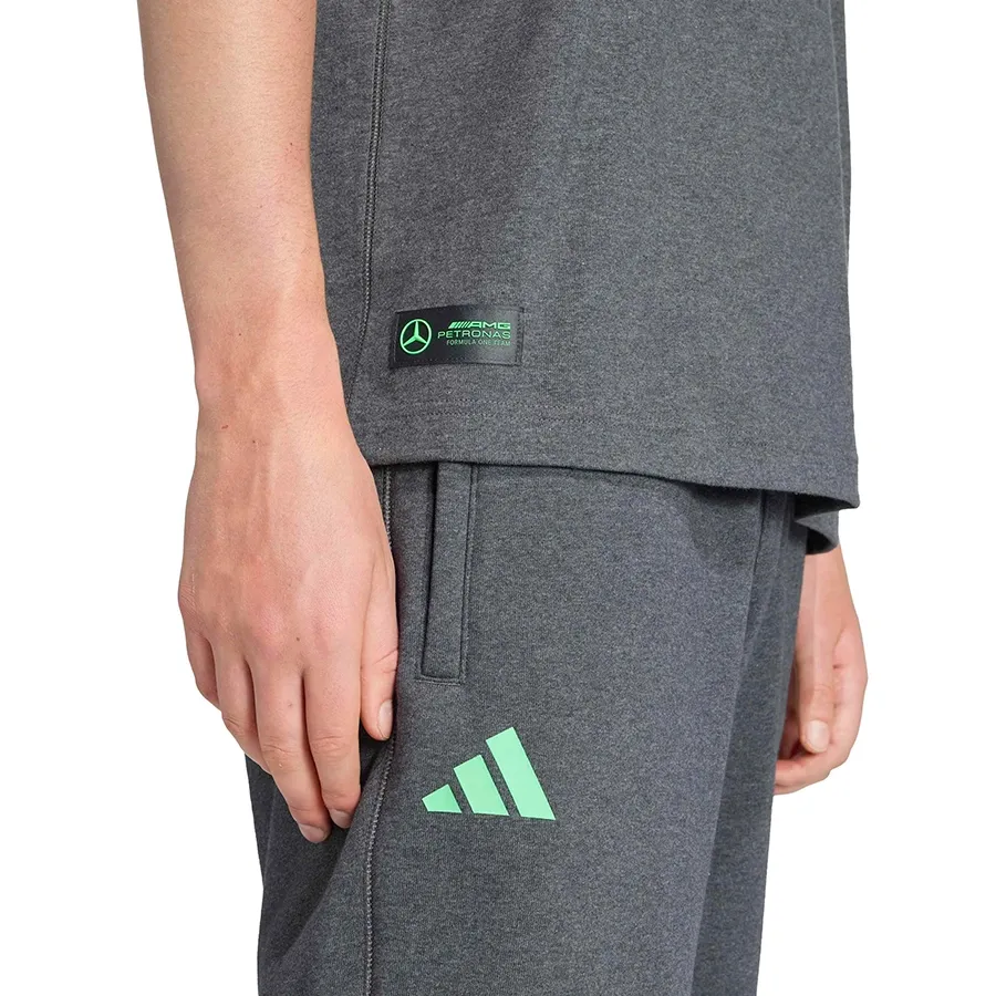 Imagen 3 de 4 de Remera adidas Mercedes - AMG Petronas Formula One Team-GRAFITO