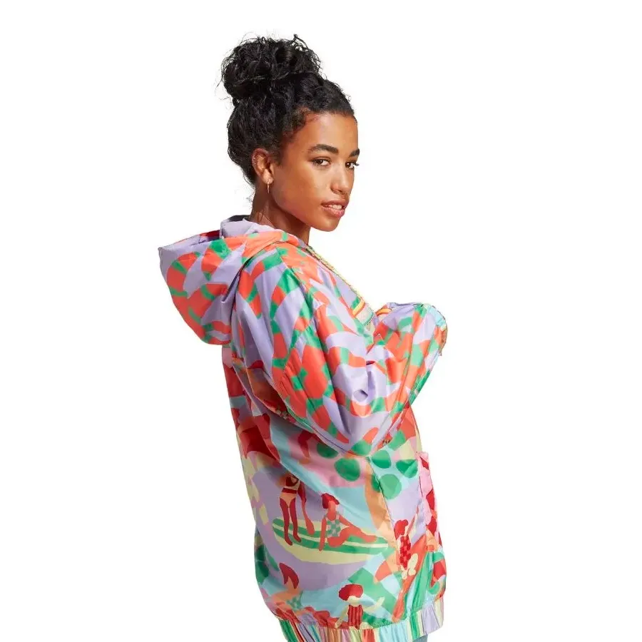 Imagen 1 de 4 de Campera adidas Farm-LILA/MULTICOLOR